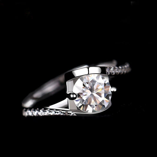 Elegant Round Brilliant Zirconia Engagement Ring 
